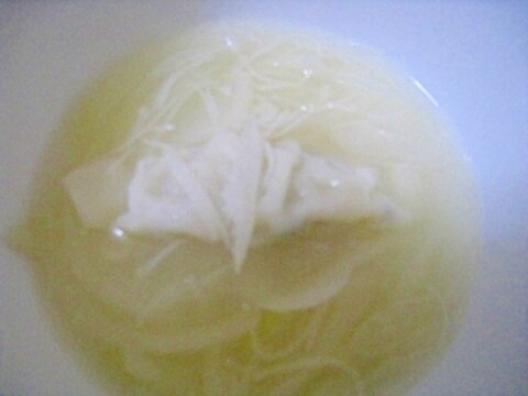白い中華スープ